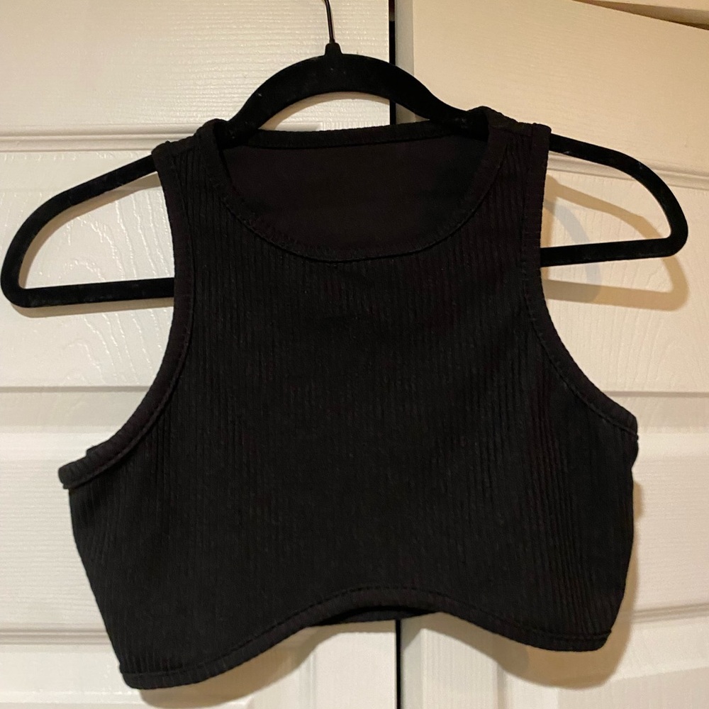 black crop top